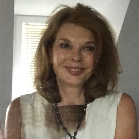 Meet your Posher, Gillian - Picture 1 of 1